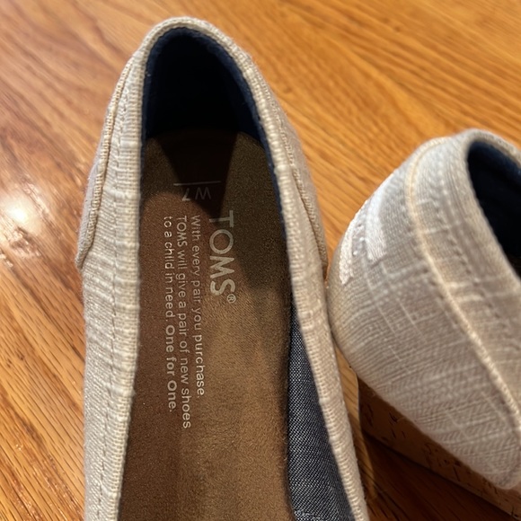 Toms Wedge Heel - Picture 3 of 3